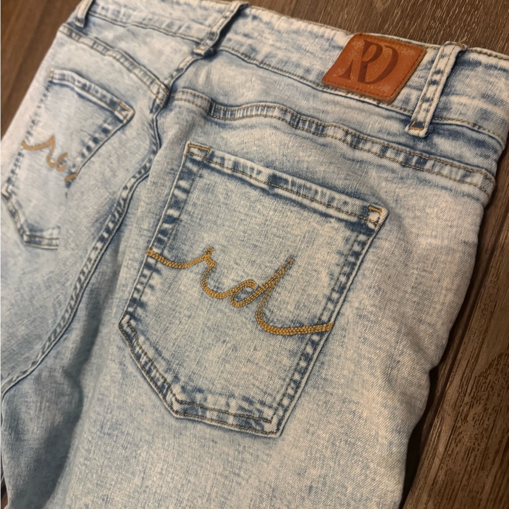 RANCH DRESS’N-light wash wide leg jeans